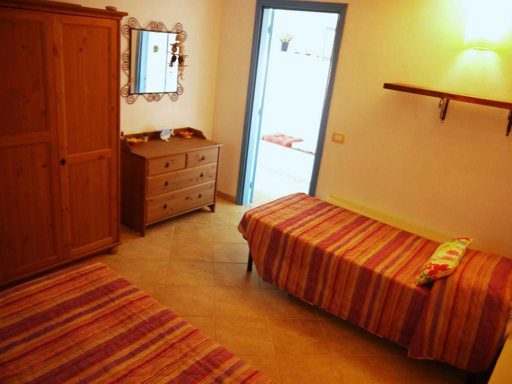 Eco Affittacamere Casa Maica Eco Guesthouse Stintino Oda fotoğraf